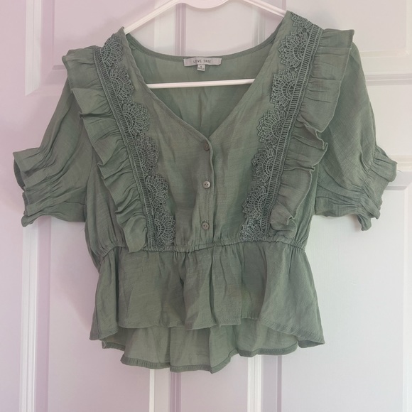 Love Tree Tops - green half button shirt from love tree in size s